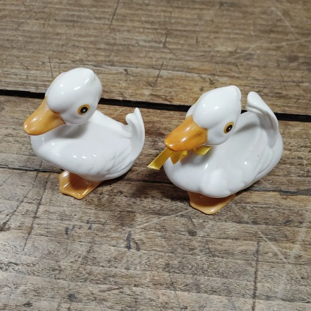 Vintage Homeco Ducks Set Of 2 White Ceramic 3.25” Tall Birds Collectibles Decor